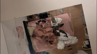 Française branle son mec avec une vaginette puis il finit sur son visage en facial 🤤💦