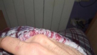 Me pongo cachondo grabandome y me corro contigo