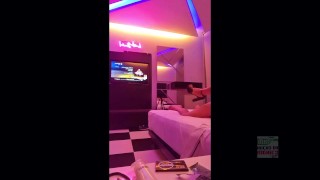 Follando frente a mi marido para que vea lo puta que puedo ser