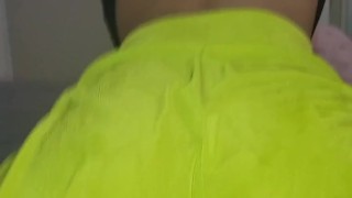 Me dejan solo con mi hermanastra me calienta antes de montarme y le dejo la leche dentro de ella. 🥛