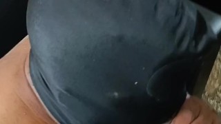 Mi vecino me dice que quieres que le lama su enorme y gruesa polla y que me la tragué entero.