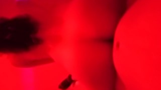 consuelo a mi mejor amigo en un hotel uwi