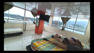 Esposa Puta Se Escapa Y Folla Con El Jefe De Su Cornudo Marido Le Encanta El Cuckold Y El Swinger