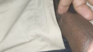 Batendo uma e gemendo alto na sala da casa da minha namorada