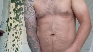 Quick wank and cum load eat!