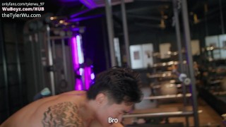 Straight trainer Vincent fucks Tyler Wu in the gym
