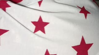 Mi hermanastra y yo compartimos una habitación de hotel y me corro dentro de su apretado coño rosado