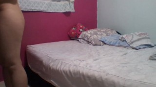 El esposo de mi vecina la llamo cuando me la estaba follando, ojala no se entere de lo nuestro