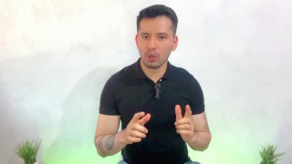 Joven twink dotado de 20cm penetra por primera vez al militar musculoso amigo de su padre. Relato