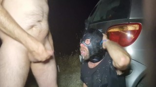 A puta me deixou a espera uma hora e meia! Ele vai pagar isso com o corpo, filho da puta!