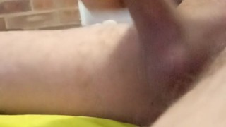 Cachondo pollon polla grande me saco la leche masturbacion sobre la cama latino pene grande dotado