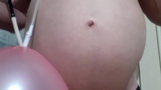 I blow up a balloon with my stomach until it bursts😈💥The air passes through me😤More -- on my OF🍓