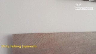 Trabajando en casa oigo a la vecina gimiendo alto y follando por el culo! Disparo una gran corrida