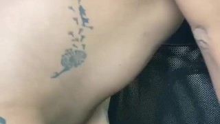 mostrando mi coño sin depilar