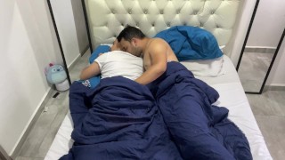 Sexo duro con mi hermanastro cuando  por la mañana