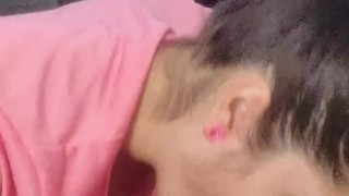 Finalizando o dia com um boquete profundo no pau grande e cabeçudo do Wellington Prado