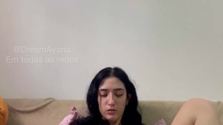 tirando a virgindade do cu sozinha