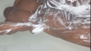 Making my way to the shower!!🔥