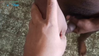 Le saco toda la leche a mi vecino de su enorme y gruesa verga.