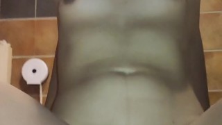 Anal boca abajo, luego monta mi polla