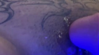 Ginnix extra apretada sufre y disfruta con una verga de juguete (fantasía sexual)