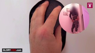 Pussy Toy at the Gloryhole – Hetero Enjoys the Mouth Fuck
