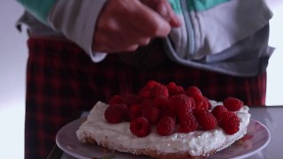 making viral cheesecake adding my special cream