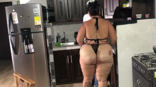 AMIGOS TENIENDO SEXO EN LA COSINA DE LA VICINA