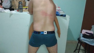 El hijastro de mi marido se cuela en nuestra habitacion para culiarme