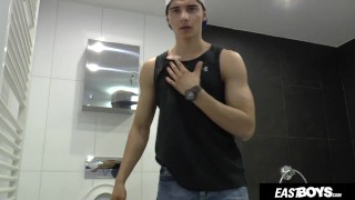 Sexy muscle boy Jared Shaw striptease