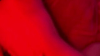 Pendeja chilena jugando con plug anal me pide ayuda: me la culeo y me voy dentro de ella