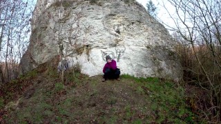 Autumn hike, I need to piss, little rock is a nice shelter