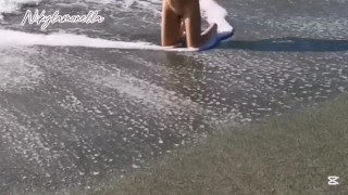 Un giorno al mare nuda e scopata in macchina, matrimonio - Niky La Monella