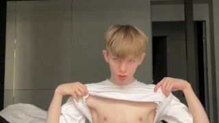 Young Twink plays with his dick and ass