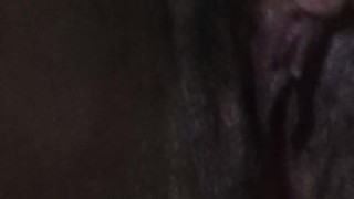 ESTOU COM MUITO TESAO, MINHA BUCETA VIRGEM ESTA PISCANDO