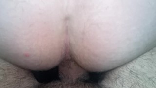 mi amigo me bota hasta que me corro en su culo