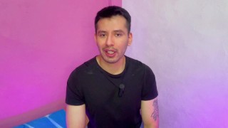 El hijo de 20años de mi mejor amigo me hace sexo oral en los baños del centro comercial! Relato