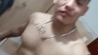 Preparando la ducha para mi amor