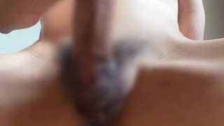 【腕くらいの巨根】ちんこいじりが大好きな変態の至近距離オナニー