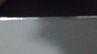 A MI COMPAÑERA DE SALON LE GUSTA MONTARSE EN MI VERGA PARADA- REAL