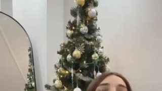 I have big breasts and big hips. I like everything big.