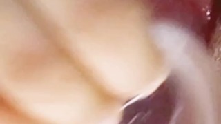 Pinay playing herself with her first ever toy until she cum 🤤💦