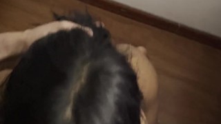 Chica dando una mamada