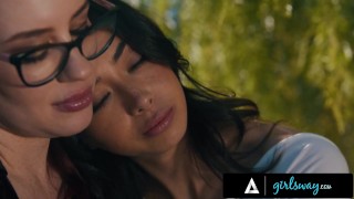 GIRLSWAY - Naturally Stacked Lovers Chloe Surreal & Jessica Ryan Have Passionate Squirting Sex POV