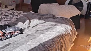 Sexo duro en casa de la vecina. Me corro en su boca