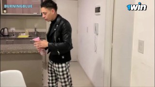 HERMOSA JOVEN MODELO ARGENTINA SE FOYA A SU AMIGO GAY