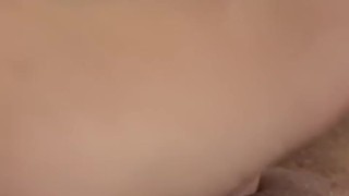 de 18 anos da buceta rosa se masturbando