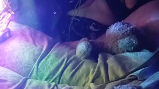 Hey I'm active ❤️ excuse my hot water bottle it's freezing rn