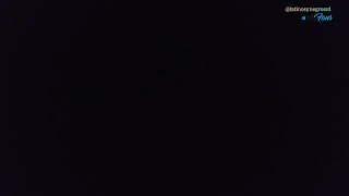 Yo cogiendome con mi vecino después de visitarme y me dice que hagamos el amor.