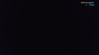 Yo cogiendome con mi vecino después de visitarme y me dice que hagamos el amor.